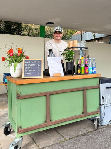 Kaffeebar am Dorfflohmarkt