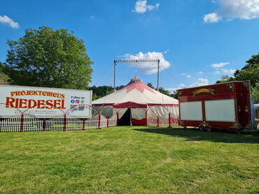 Zirkuszelt auf der Neckarwiese